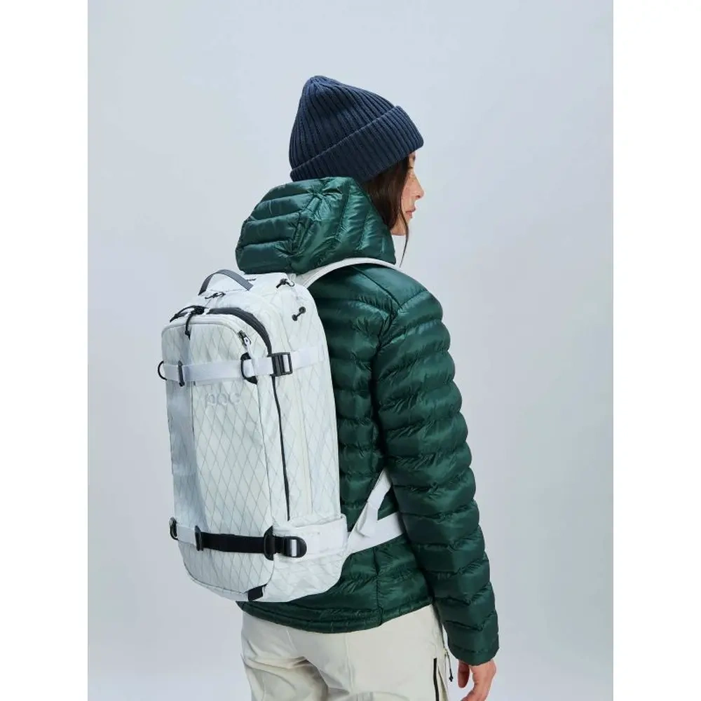 xlarge-clean_2f8867f88496c8ec.webp