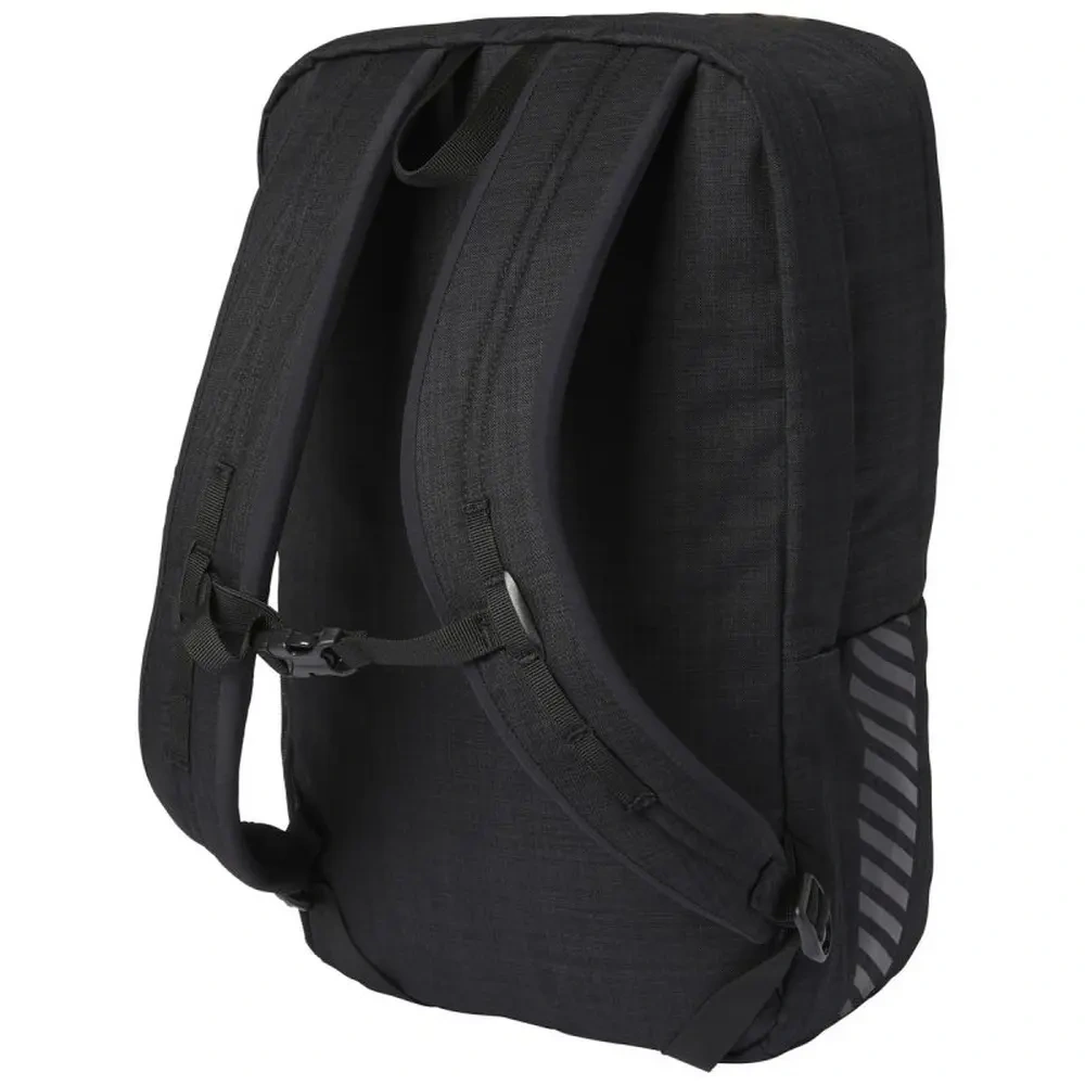 xlarge-clean_5808407085bbbf3e.webp