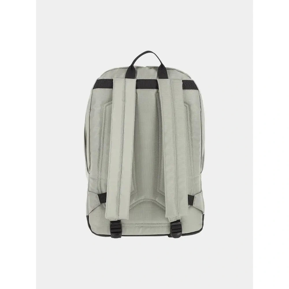 xlarge-clean_769998fad27b910e.webp