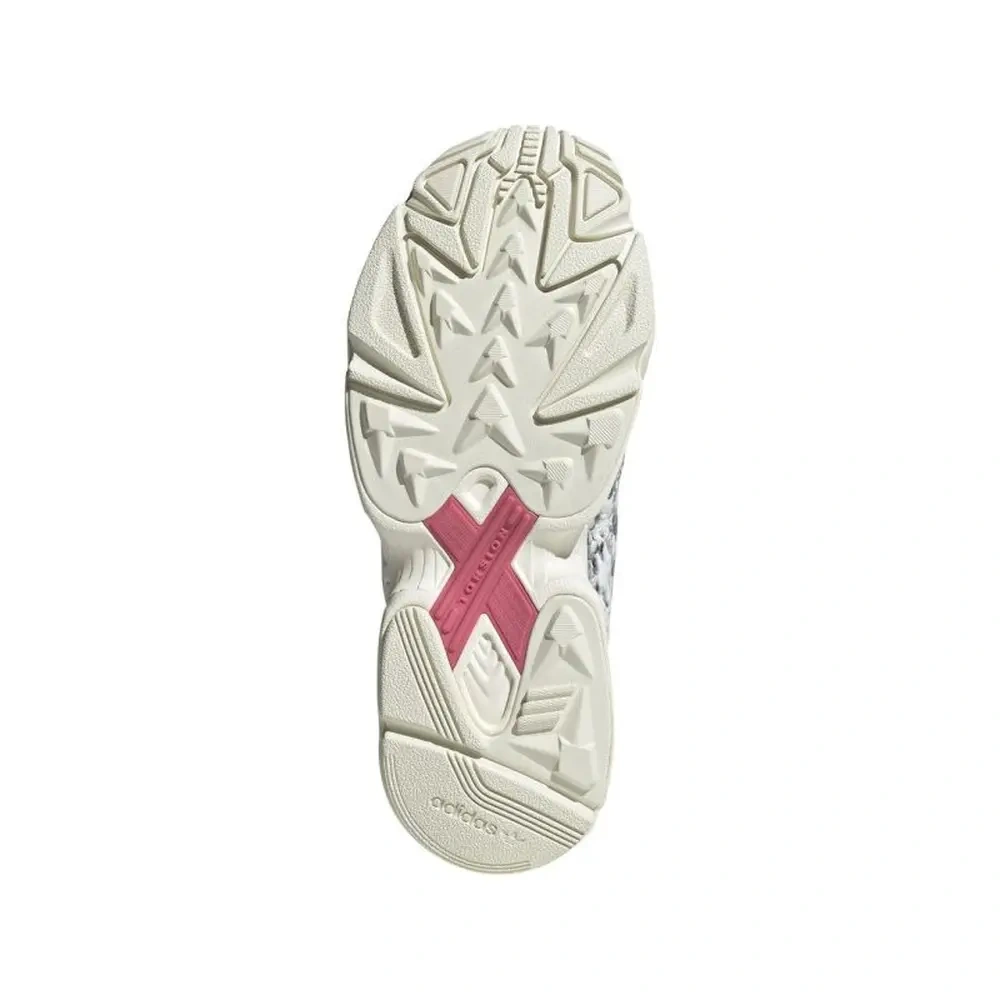 xlarge-clean_8d96cf22d9fb511a.webp