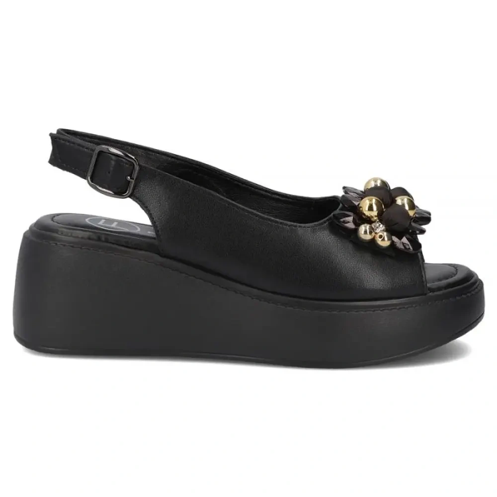 xlarge-clean_ad76510ab59659f7.webp