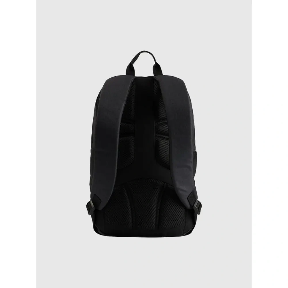xlarge-clean_e68a21a2c96980a5.webp