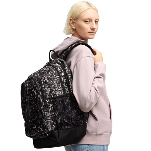 xlarge-clean_6b30c694c12c629d.webp